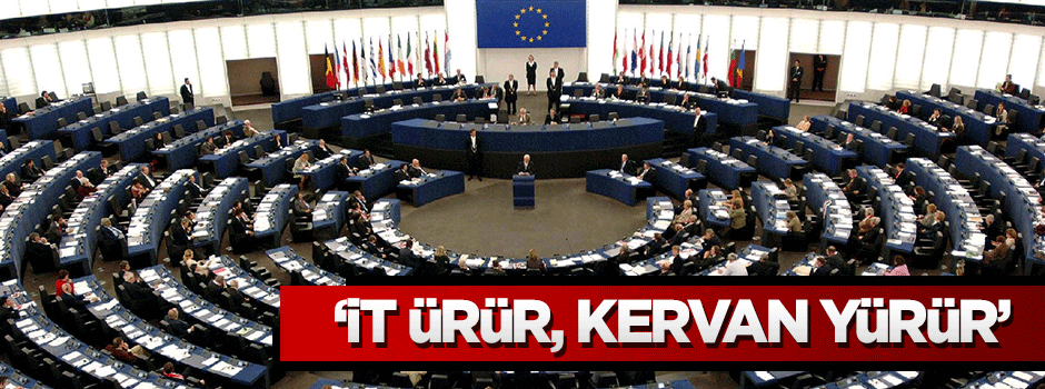 Şamil Tayyar: Soytarıca dizayn