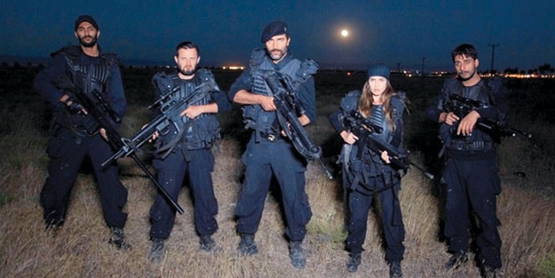 Şefkat Tepe'den şok ayrılık