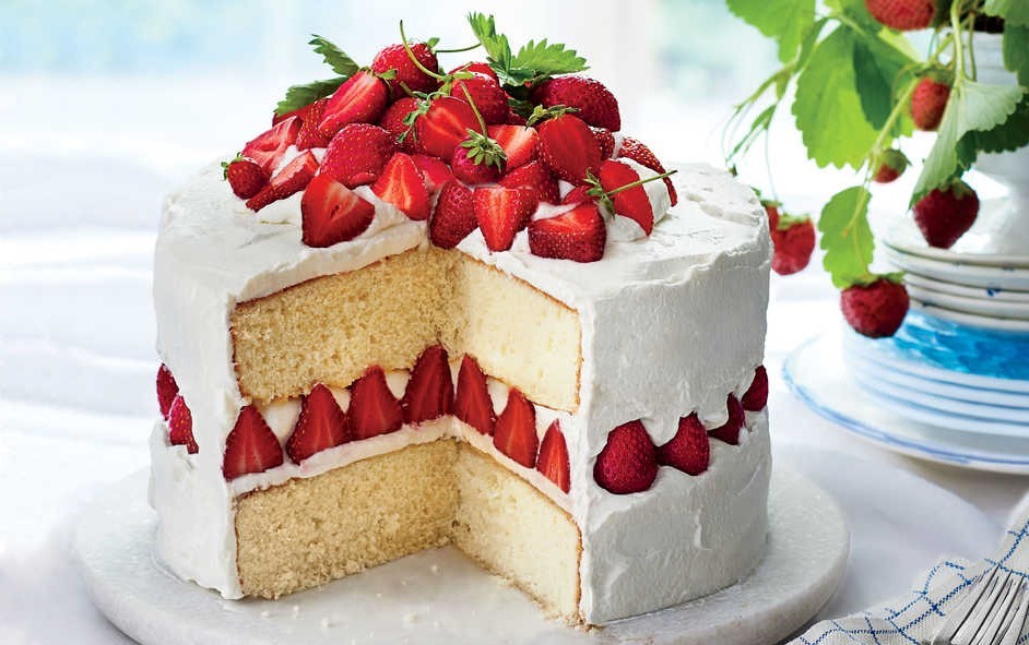 Şekersiz kremalı çilekli pasta yapmaya ne dersiniz?