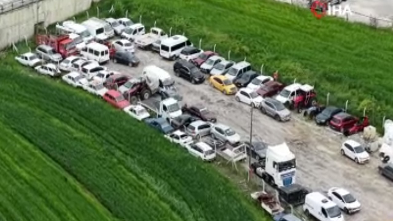 Sel felaketinin yaşandığı ilçede araç mezarlığı oluştu