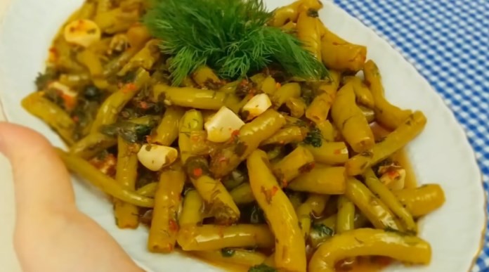 Sirkeli yağlı biber turşusu nasıl yapılır?