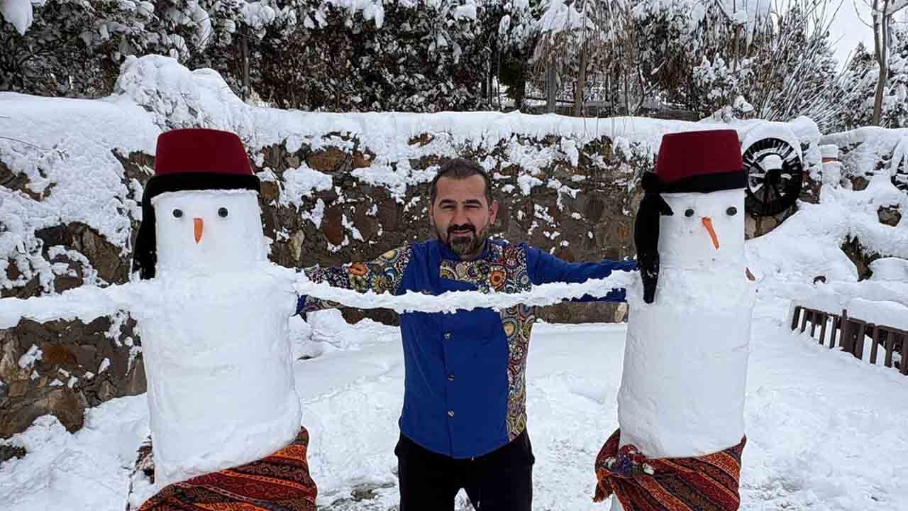 Sivas’ta karla halk oyunları: Kardan folklor ekibi ilgi odağı oldu