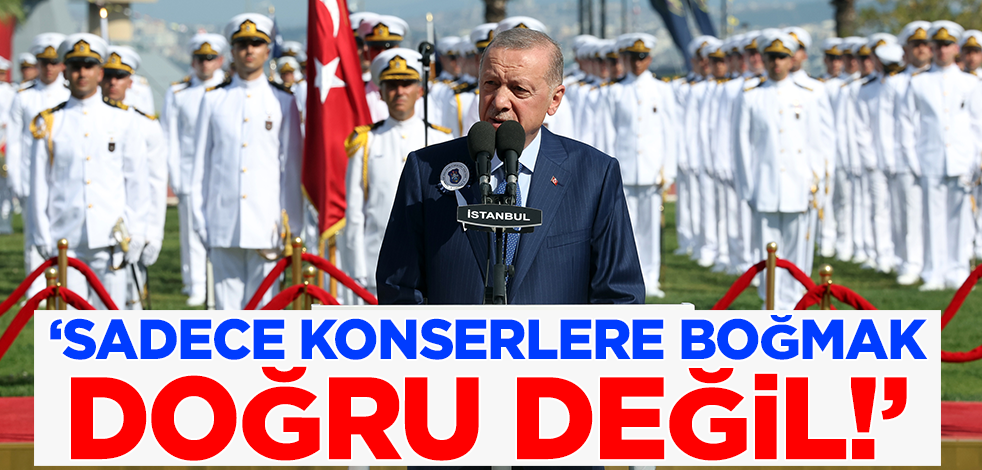 Son dakika... Cumhurbaşkanı Erdoğan: Cumhuriyetimizi sadece konser ve görsel şölenlere boğmak doğru değil!