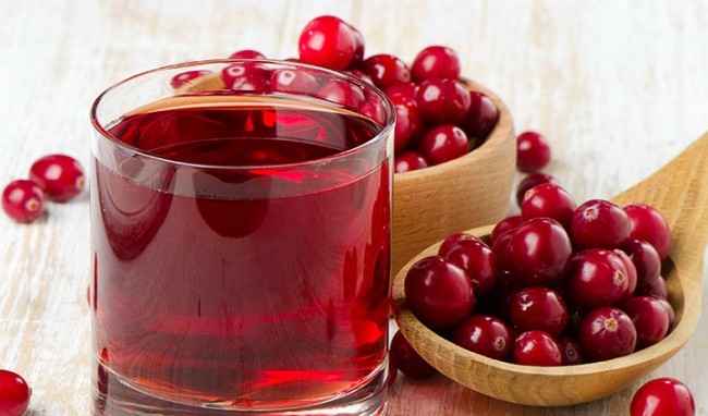 Tazecik kızılcıklarla komposto | Serinletici içecek tarifi