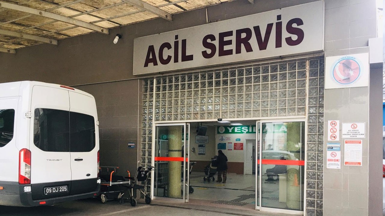 Tedavi için elleri kelepçeli halde hastaneye getirildi, güvenlik güçlerini atlatıp firar etti