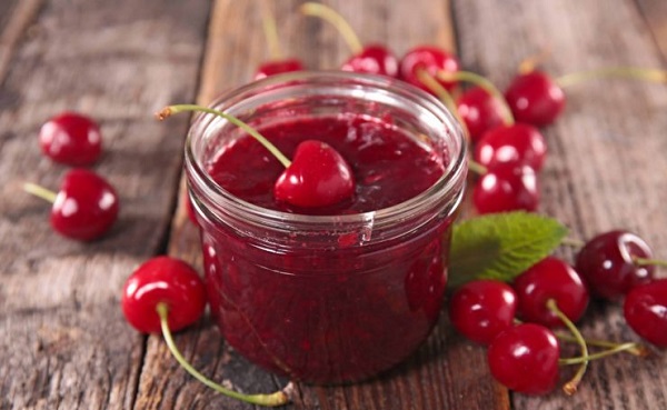 Vişne reçeli nasıl yapılır? Ev usulu vişne reçeli