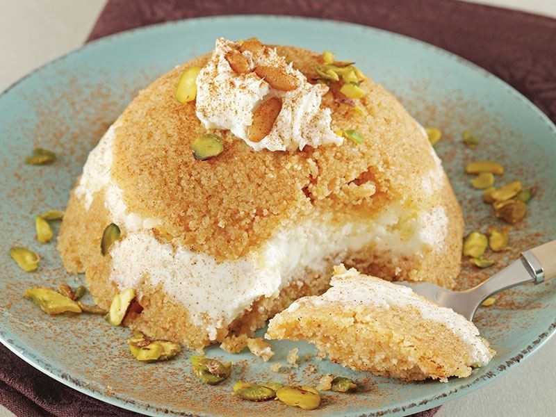 Yazın ruhuna yakışan harika bir lezzet: Dondurmalı irmik tatlısı