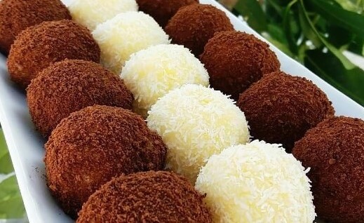 Yumuşak dokulu irmik topları