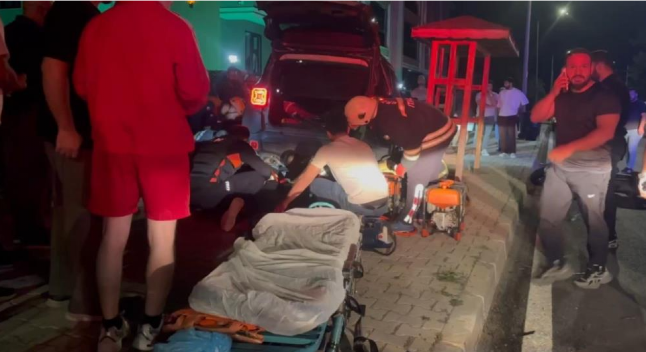 16 yaşındaki motosiklet sürücüsü aracın altında kaldı