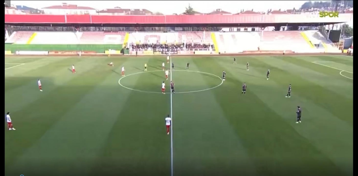 1.Lig maçında protesto! Hakem oyunu başlattı, futbolcular oynamadı