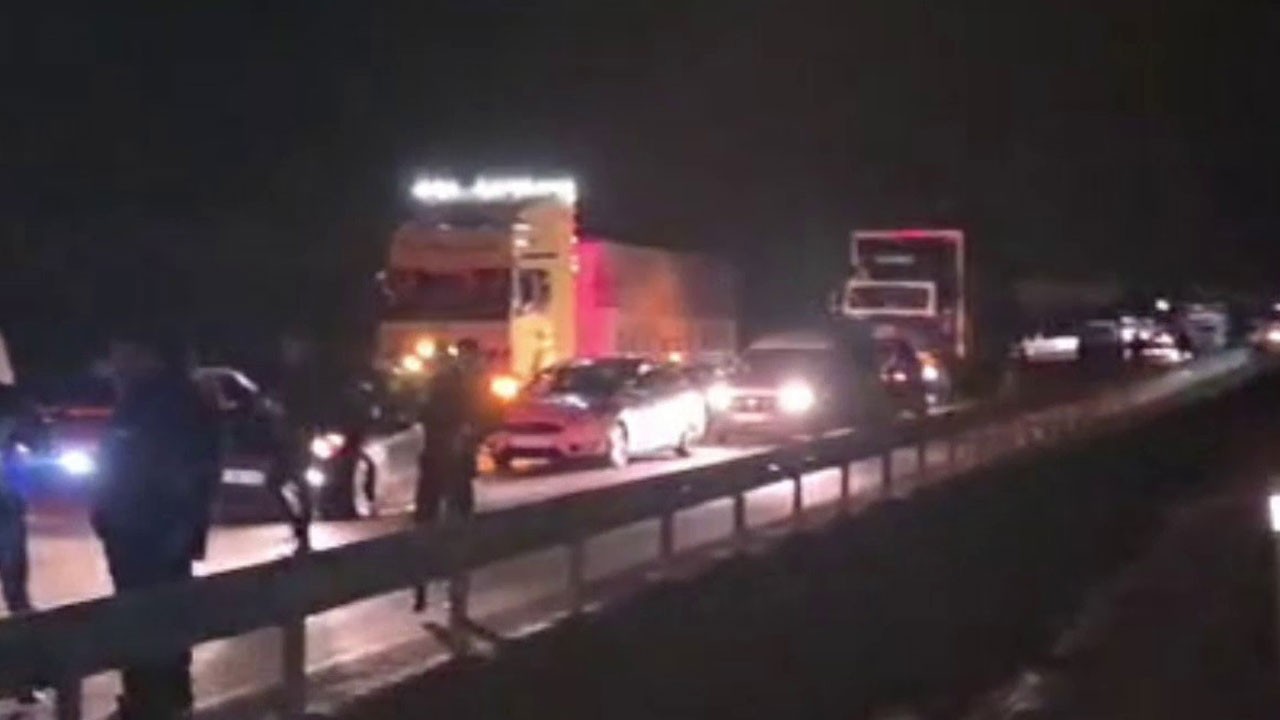 2 asker yaralandı! Buz pistine dönen yolda can pazarı