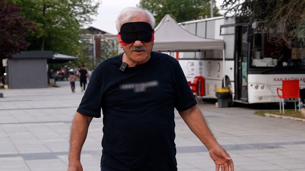 20 metrelik parkurda zor anlar! Gözleri bağlanınca gerçeği anladılar