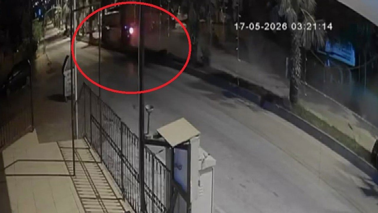 20 yaşındaki sürücü hayatını kaybetti! İş makinesine ok gibi saplandı