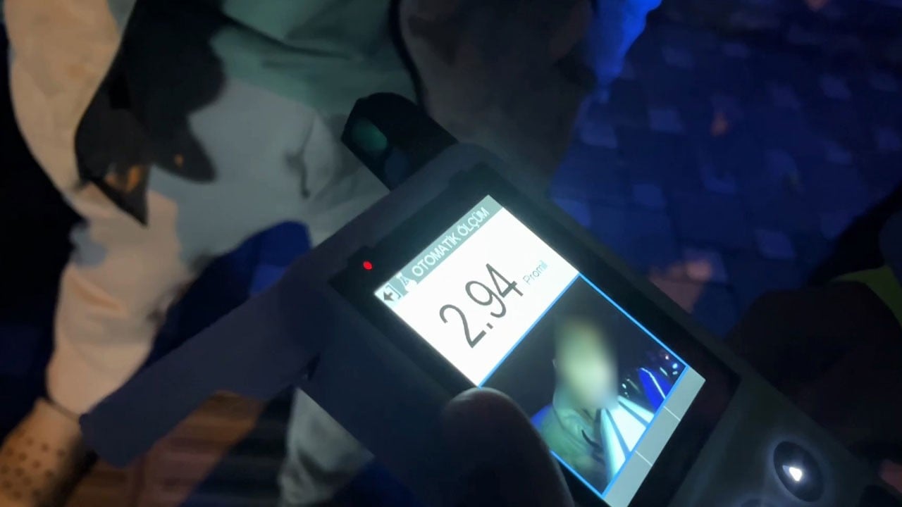 2.94 promil alkollü sürücünün sözleri pes dedirtti! Önce tehdit etti, sonra çorba içmeye çağırdı