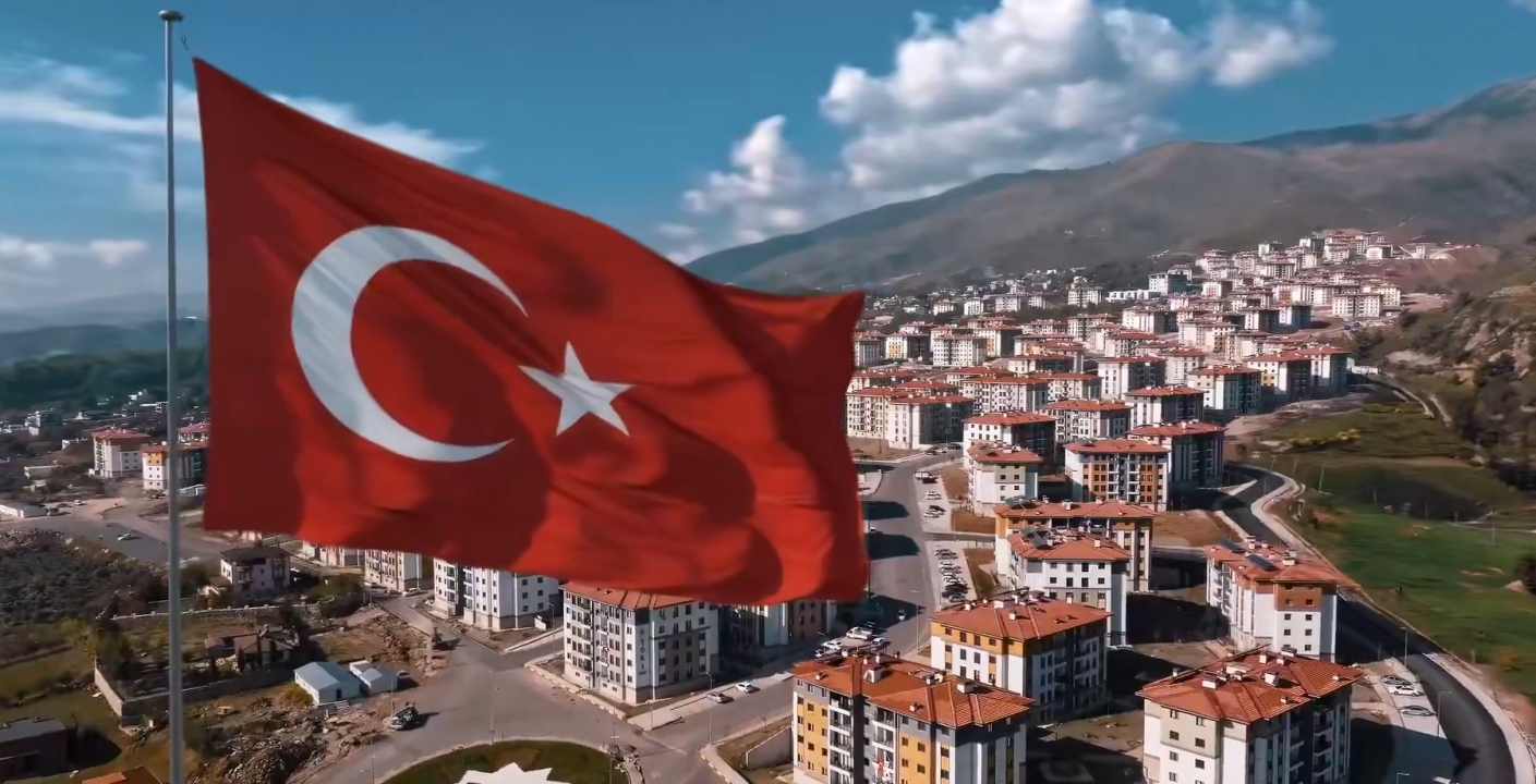 455 bininci konut teslimine tanıtım filmi: CHP maketini bile yapamaz