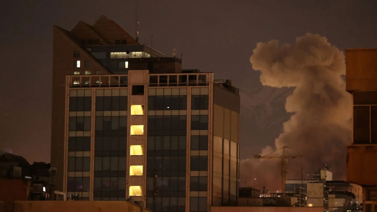 Acil durum ilan edildi! Tahran’da hastane vuruldu