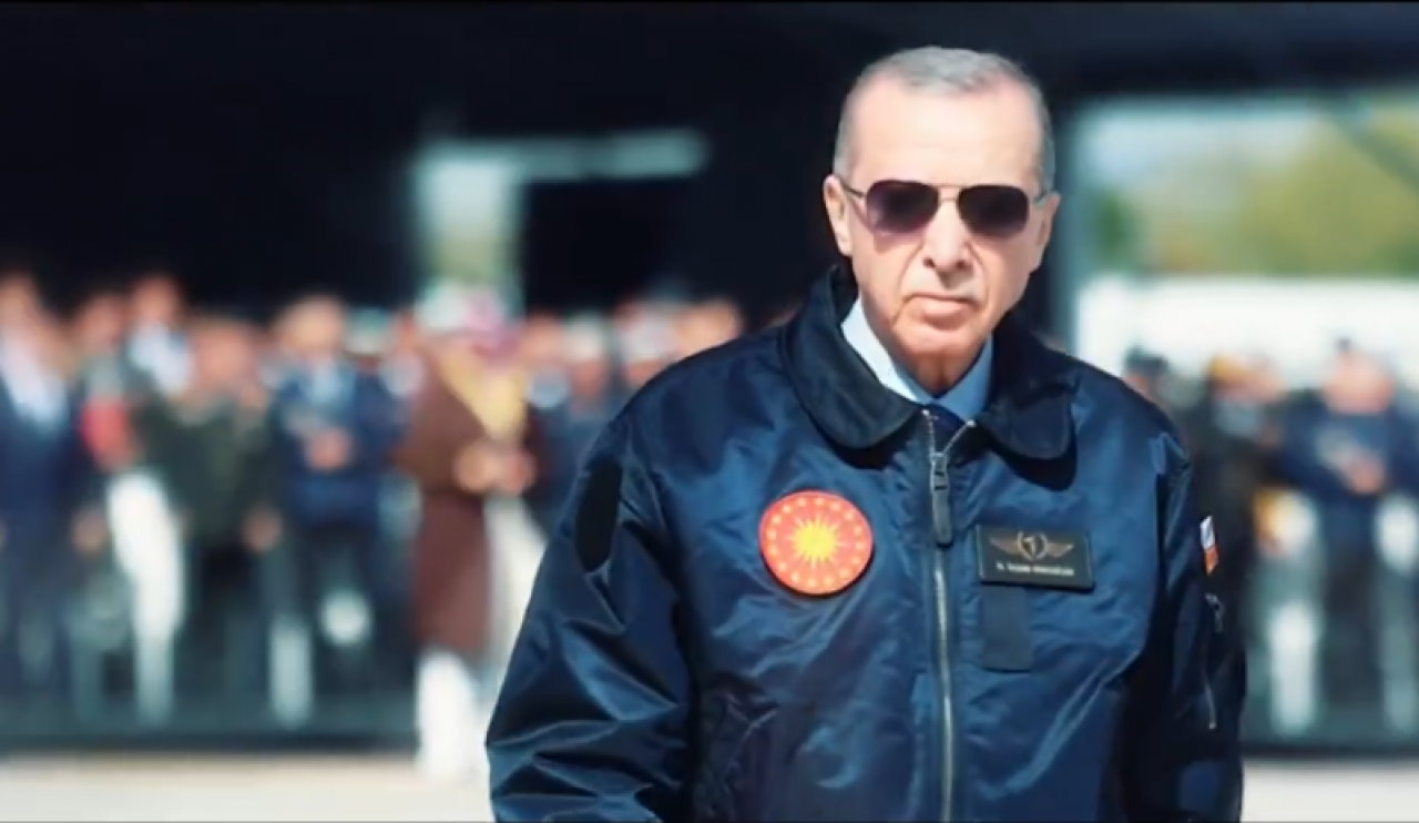 AK Parti’nin yeni şarkısı ilk kez görücüye çıktı! 'Efsane büyük başkan' büyük ilgi gördü