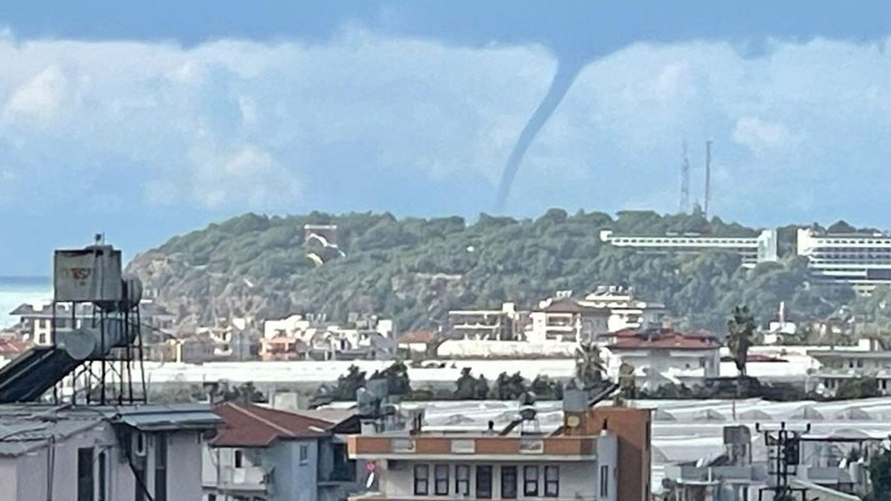 Alanya’da korkutan hortum