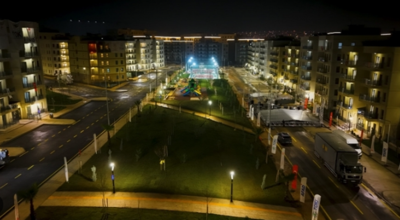 Almanya’da geniş yankı uyandıran bir sosyal medya paylaşımı! Türkiye küllerinden doğdu Almanya bürokrasiye gömüldü