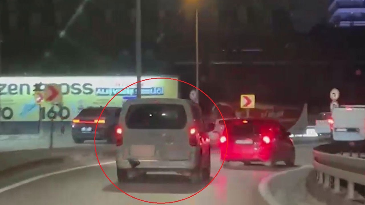 Anahtarı üzerinde bırakılmıştı! Kargo aracı böyle bulundu