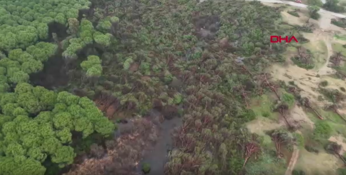 Antalya'da hortumun izleri siliniyor! Dev tekneler kaldırıldı, tarım arazileri sular altında kaldı