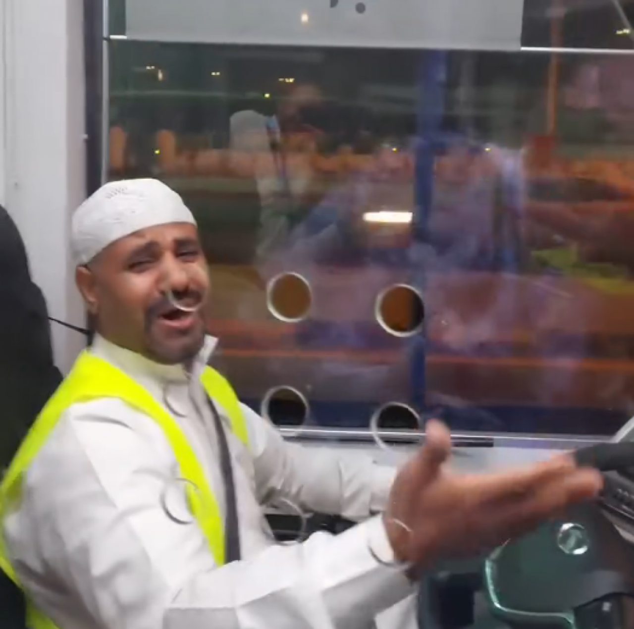 Arabistan sokaklarında Türkçe nidalar: Gönülleri fetheden şoför