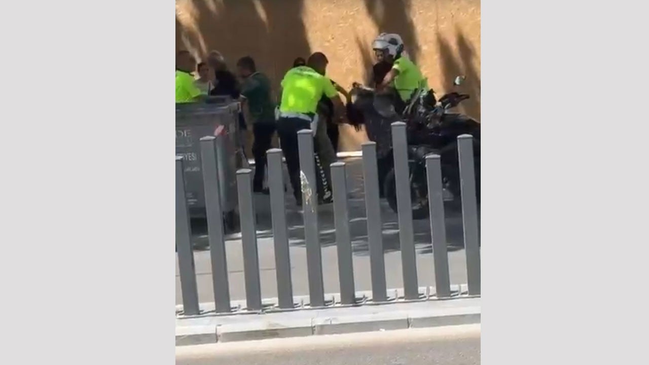 Araya trafik polisleri girdi! Niğde’de iki kadın saç saça kavga etti
