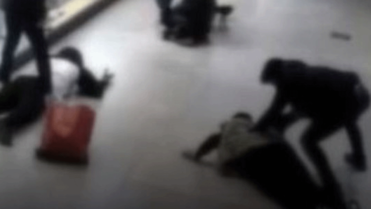 AVM'de nefes kesen opearasyon: Böyle paketlendiler!