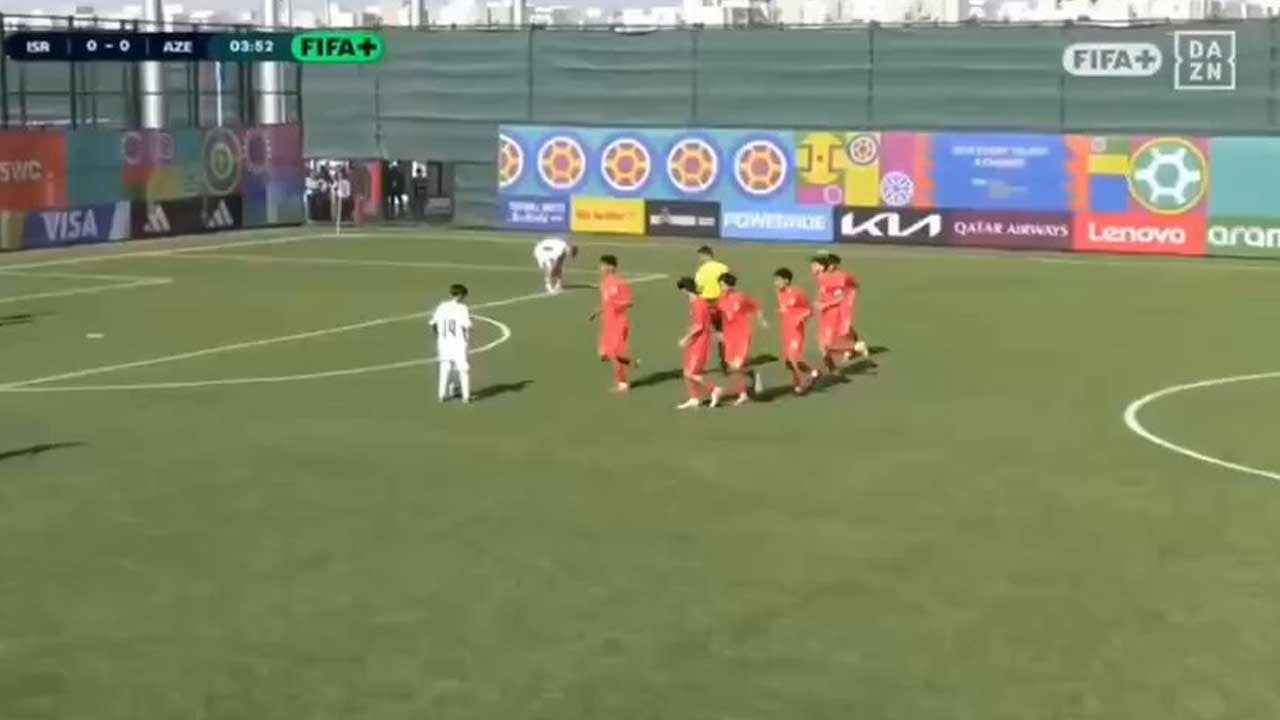 Azerbaycanlı futbolculardan İsrail maçında secdeli gol sevinci