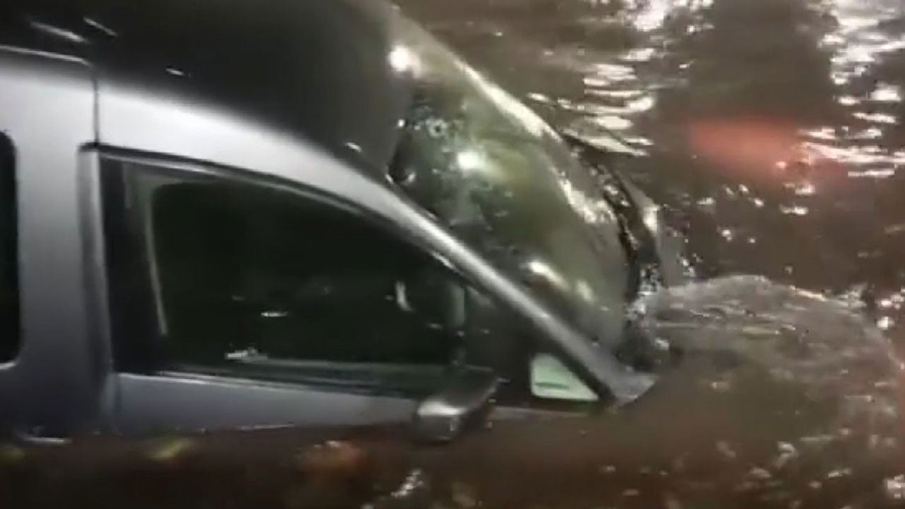 Baba-kız ölümden döndü! İstanbul’da alt geçitte mahsur kaldılar