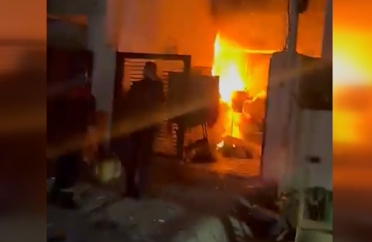 Bağdat’ta tansiyon yükseldi: ABD üssü hedef alındı, bir eve roket isabet etti