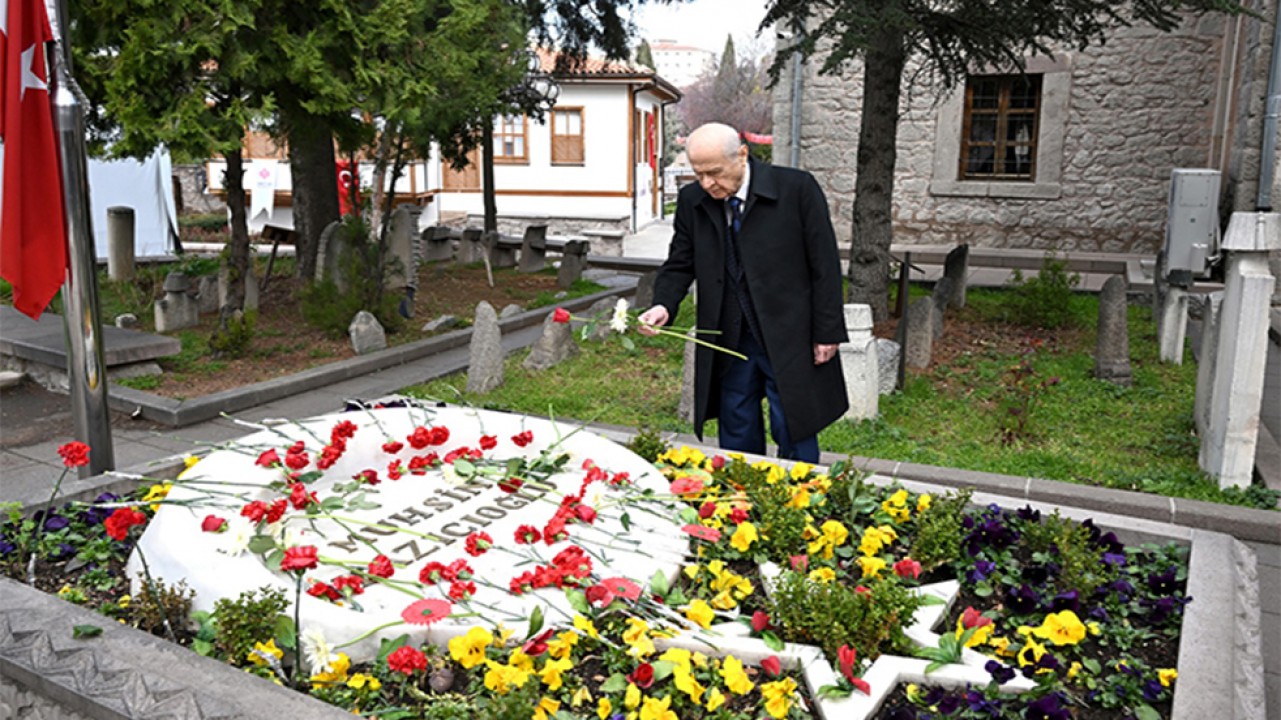 Bahçeli'den merhum Muhsin Yazıcıoğlu'nun kabrine ziyaret