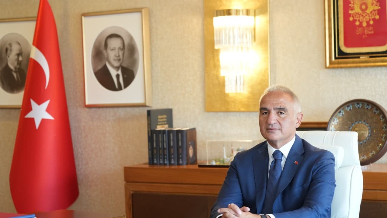 Bakan Ersoy: Antik dünyanın en lüks sofra takımlarını bu batıkta bulduk! 2.100 yıllık