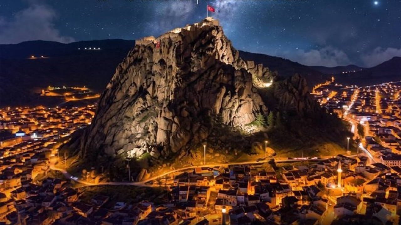 Bakan Kacır’dan gökyüzü tutkunlarına etkinlik daveti