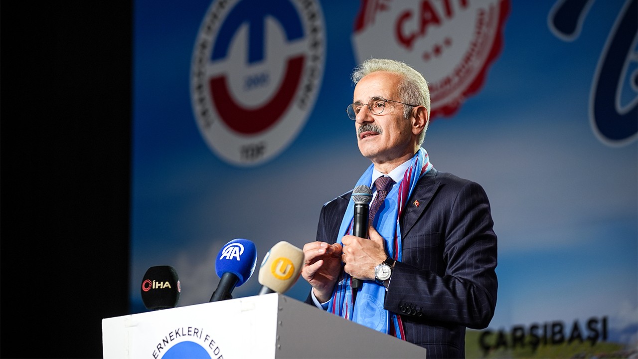 Bakan Uraloğlu’ndan Karadeniz’e demiryolu müjdesi
