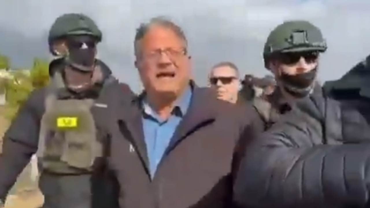 Bedeviler Ben-Gvir müptezelini taşladılar!