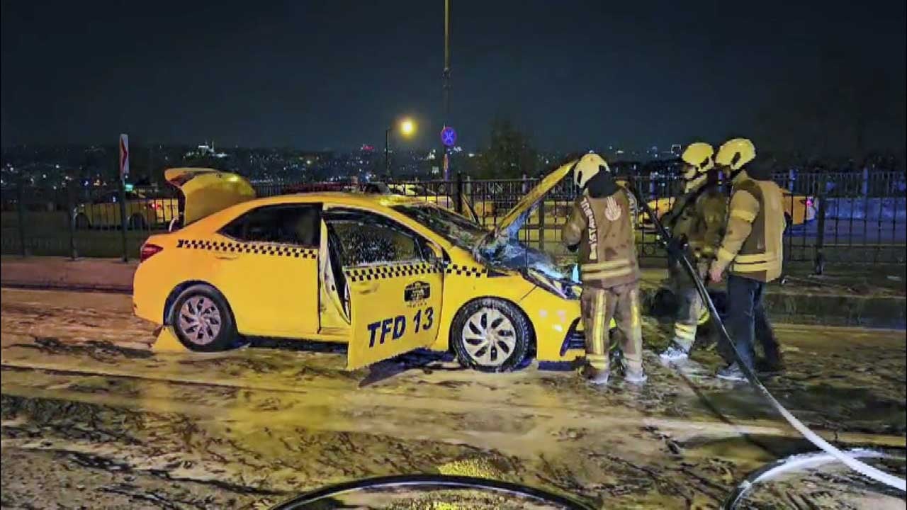 Beyoğlu’nda Taksi Alev Alev Yandı: 3 Yolcu Son Anda Kurtuldu