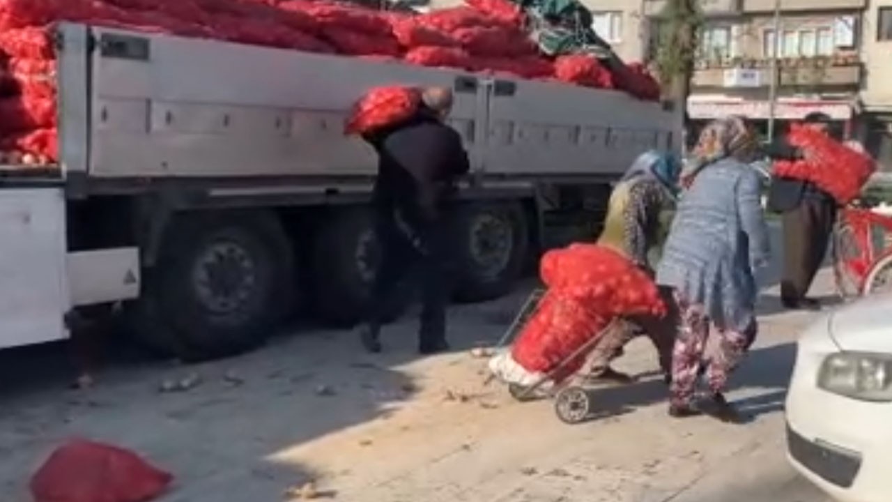 Bir tır dolusu soğan bir saatte bitti Kapan sırtına vurup götürdü