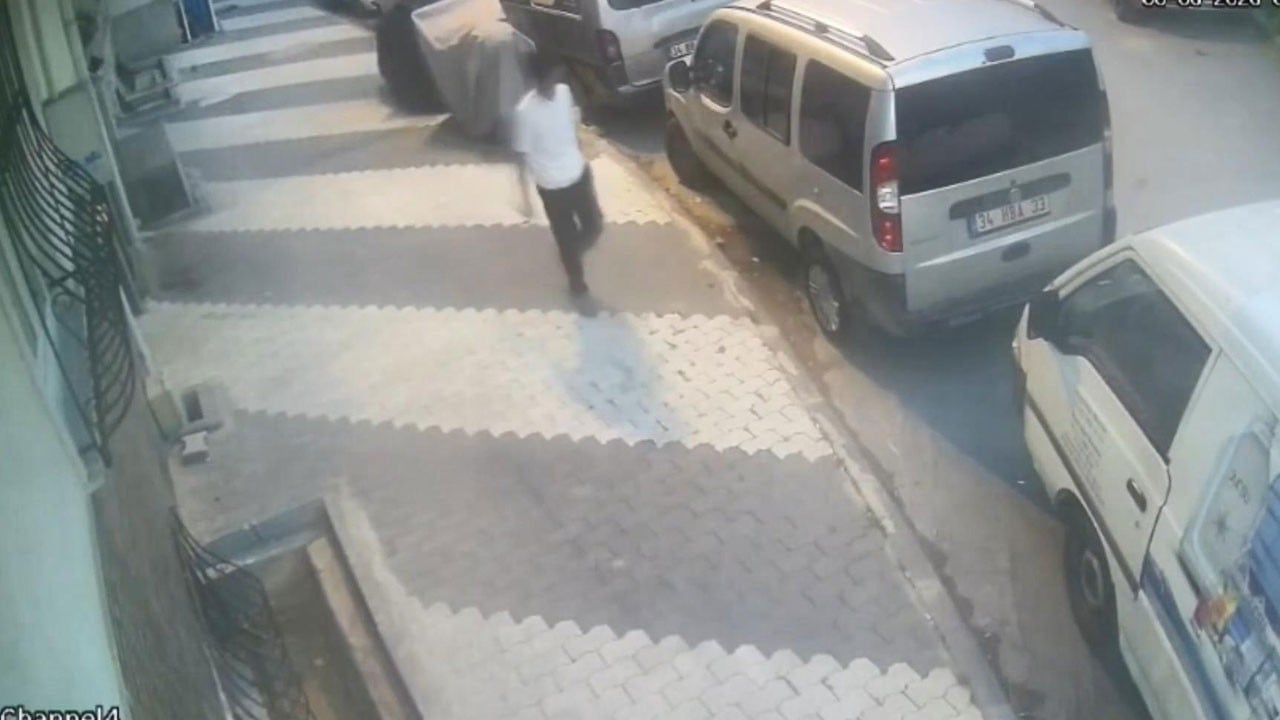 Biri 13 diğeri 16 yaşında! Makasla minibüsü çalıştırıp İstanbul turu attılar