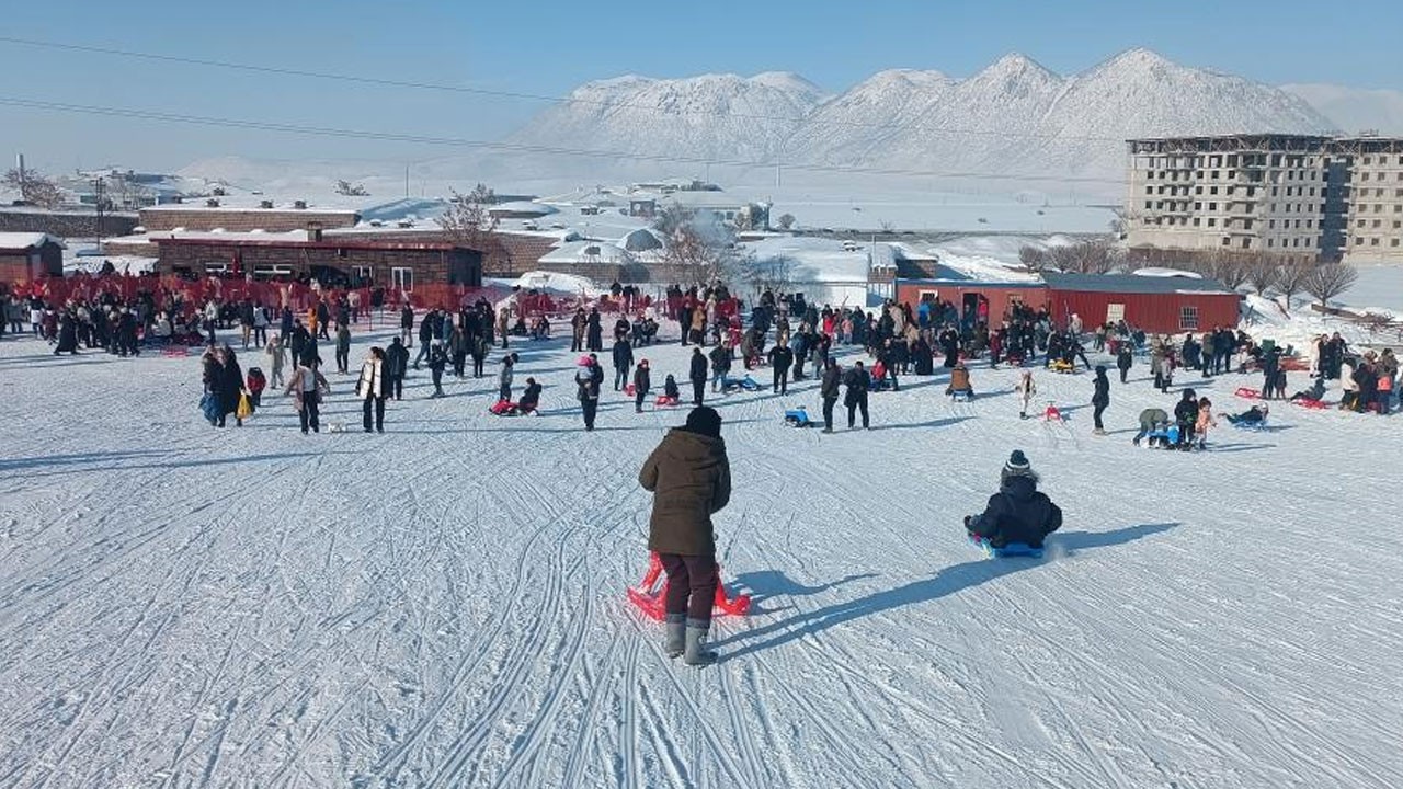Bitlis'te kayak merkezi ilgi odağı oldu