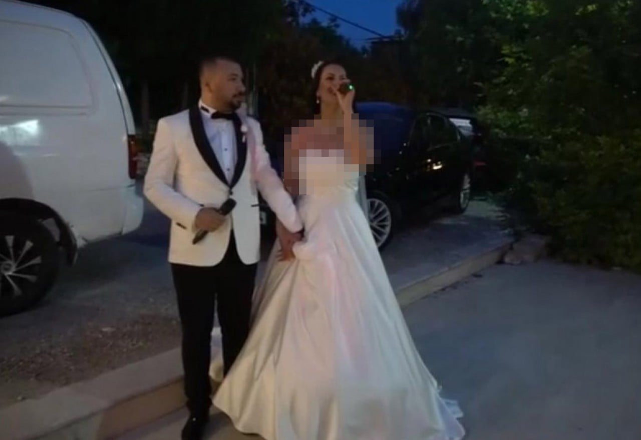 Böylesi görülmedi! Kendi düğünlerinde söyledikleri şarkı başlarına bela oldu