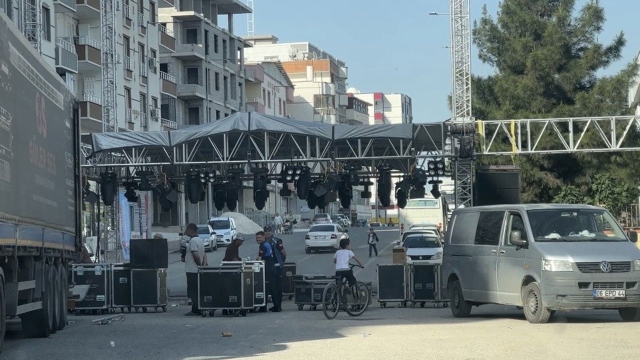 Bu kez şaşırttı! DEM’li belediyeden Türk Bayrağı ısrarı