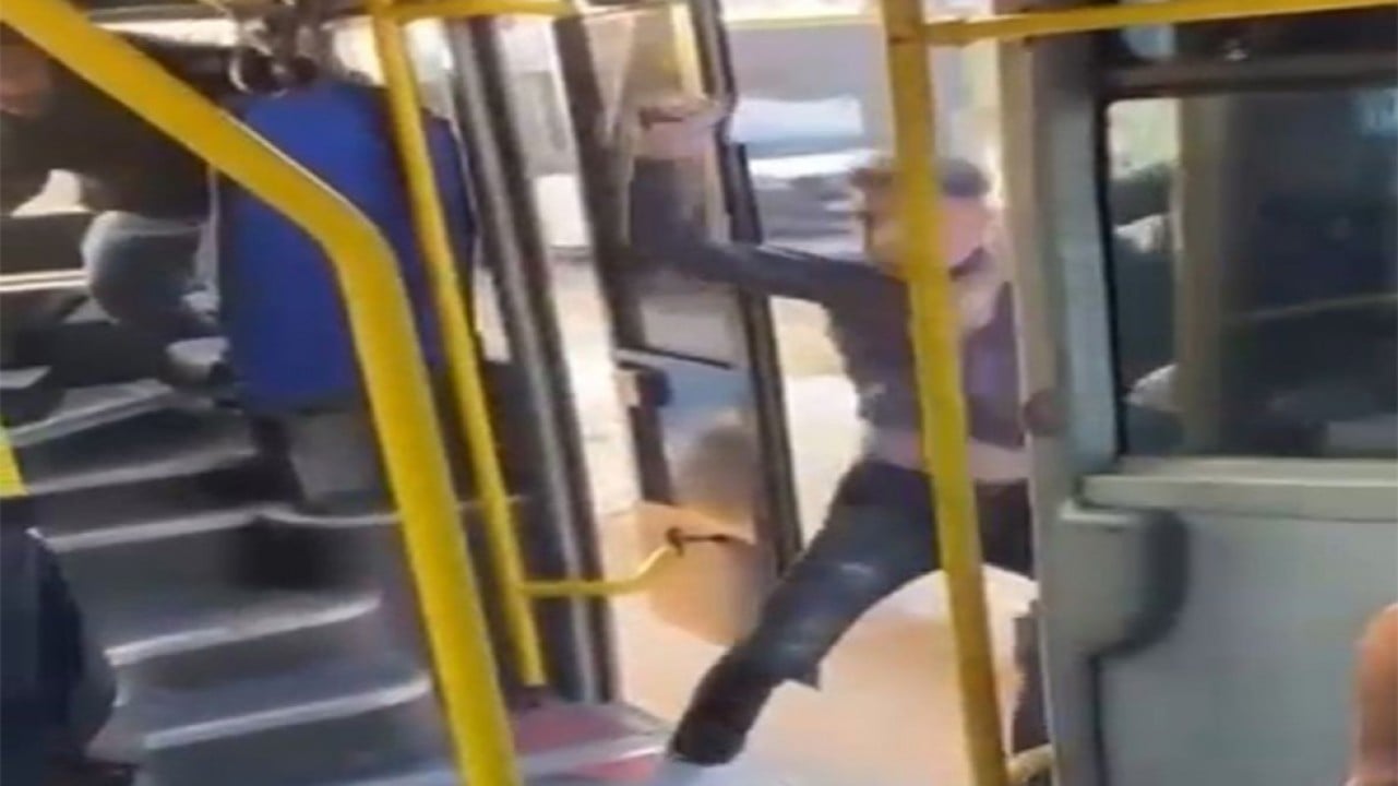 Bursa Nilüfer’de otobüsü satırla basan şahıs dehşet saçtı