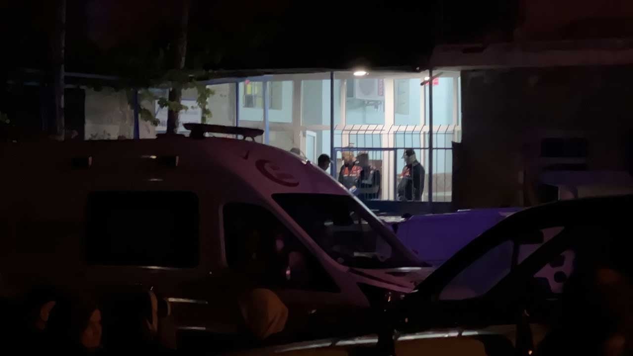 Camide tartıştığı 2 kişiyi bıçaklayarak öldürdü