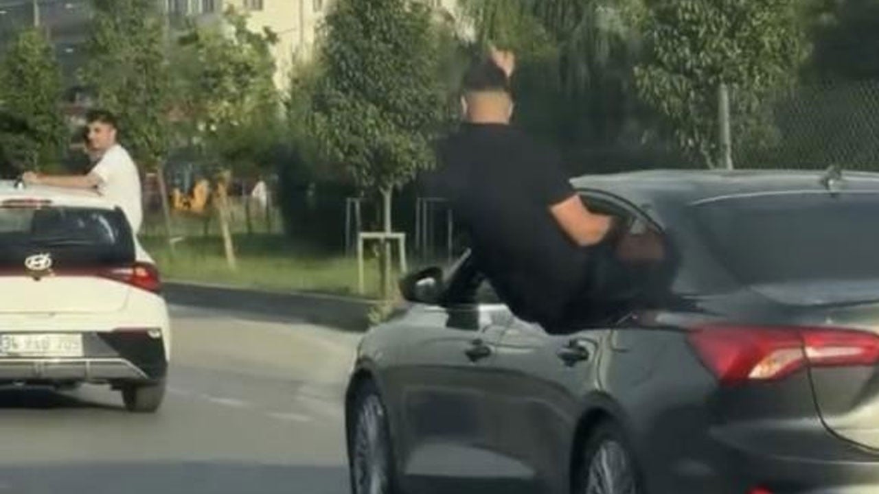 Canlarını hiçe saydılar! Düğün konvoyunda pes dedirten görüntüler