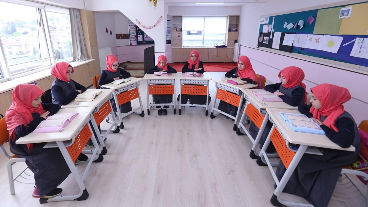 Cemre Okulları: Geleceği Değerlerle Büyüten Eğitim Yuvası