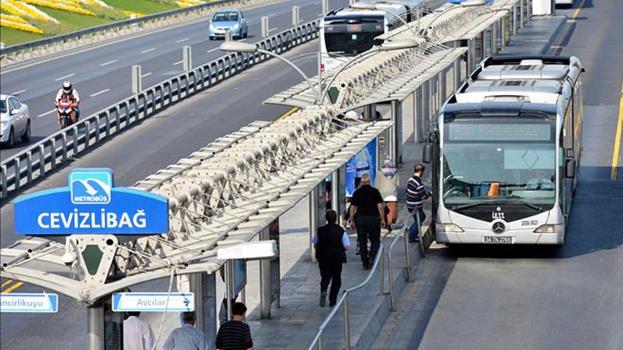 Cevizlibağ’da dehşet! Bayılan 14 yaşındaki kız metrobüsün altında kaldı