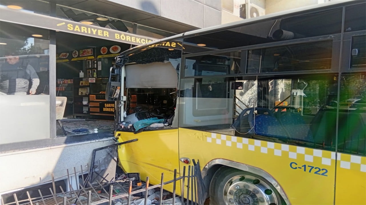 CHP geldi kazalar hız kazandı. İETT otobüsünden börekçiye ziyaret