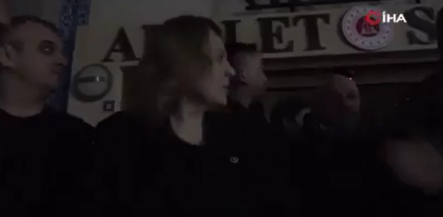 CHP zihniyeti yine şaşırtmadı: Taciz iddiasıyla tutuklanan başkana alkışlı destek!