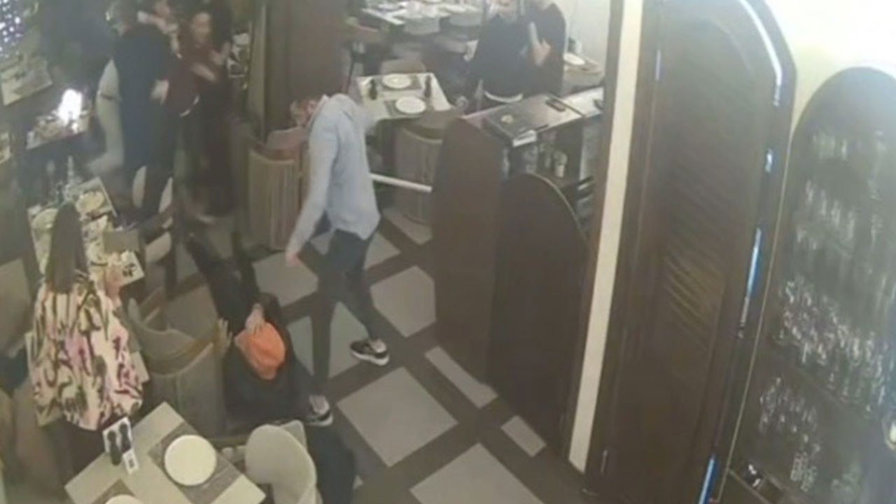 CHP'li Ali Mahir'in sağ kolu... Mezitli Belediye Başkanı Tuncer, vatandaşa saldırdı!